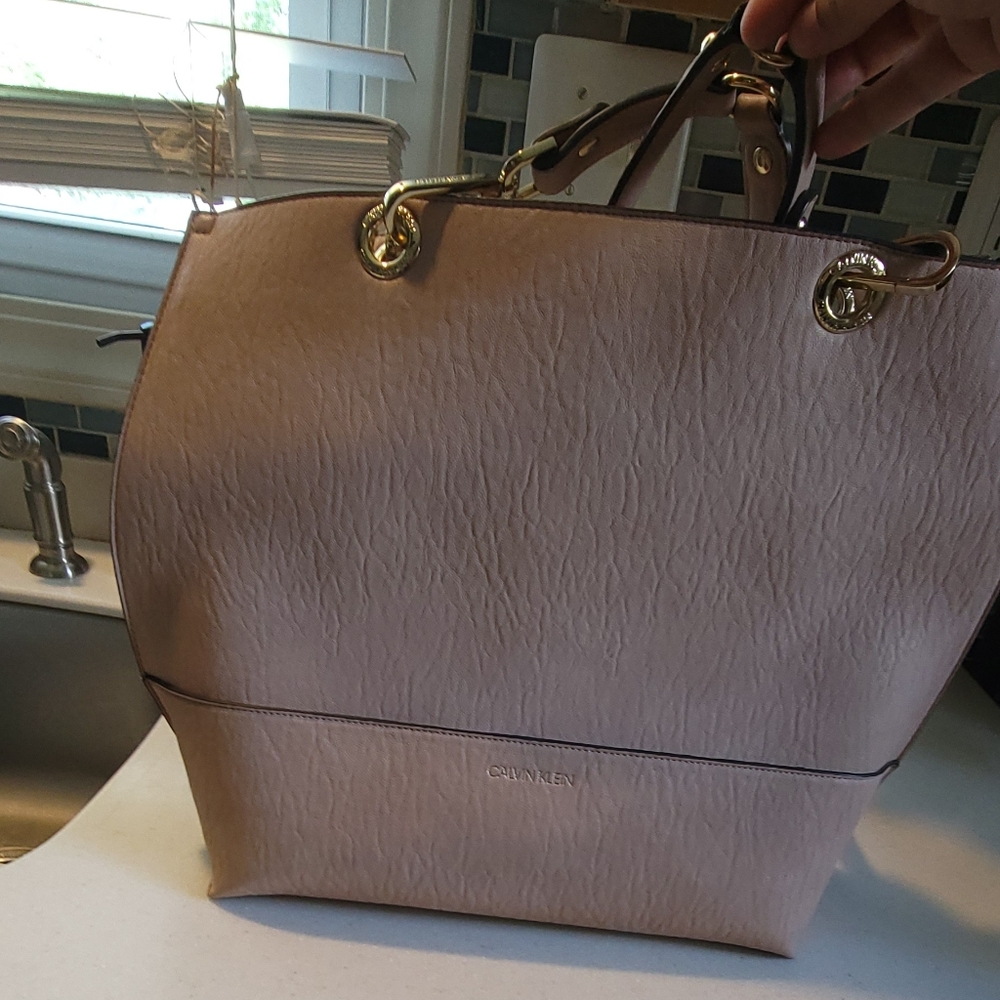 NEW NEVER WORN - CALVIN KLEIN Sonoma Tote Powder Pink